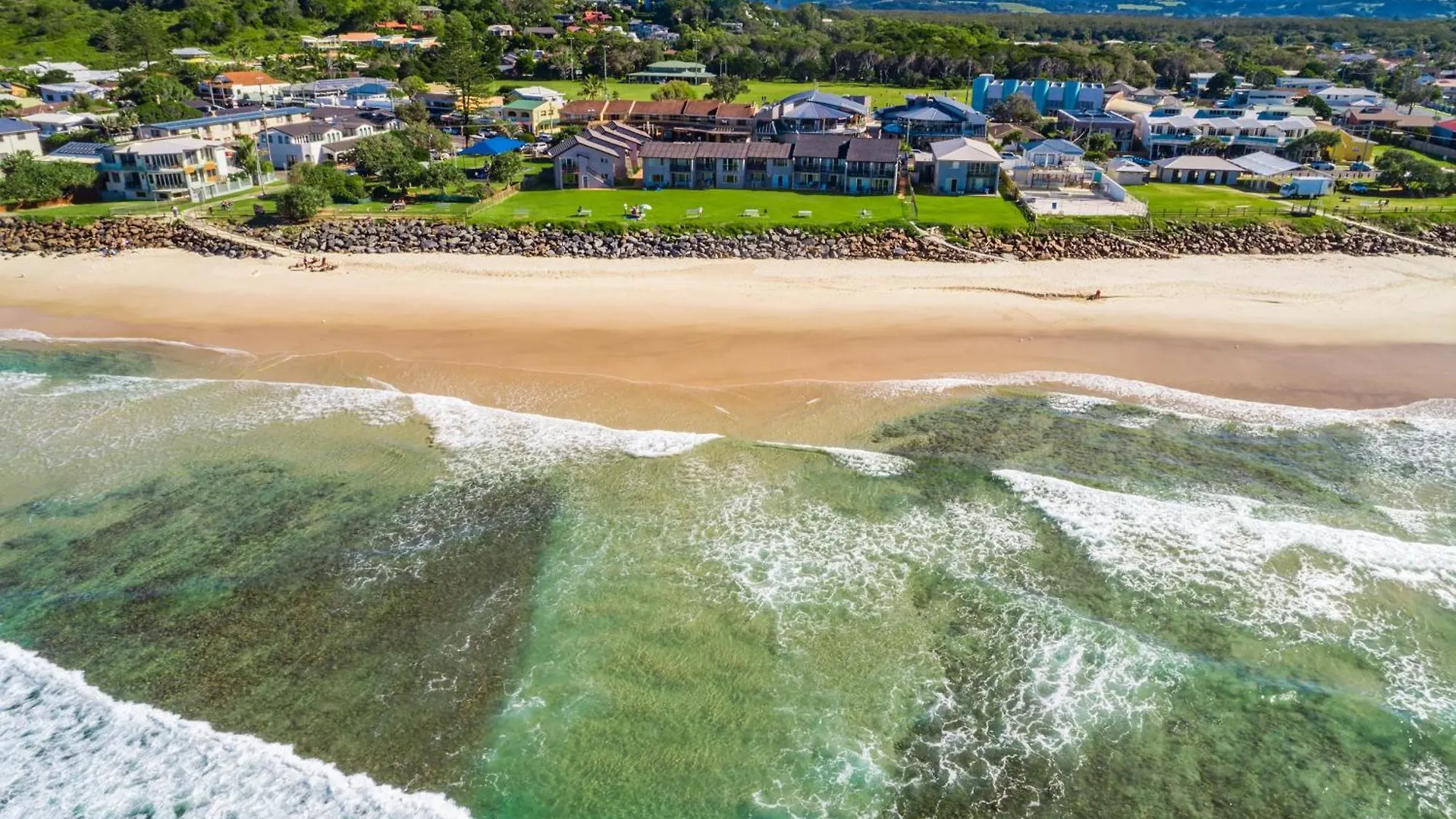 Absolute Beachfront Apartment 3B Lennox Head 0*,